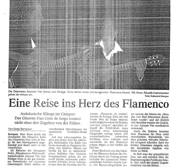 Zeitungsausschnitt „Eine Reise ins Herz des Flamenco“ mit Foto von Antonio Vito und Rüdiger Zietz bei einem Konzert in Kempen